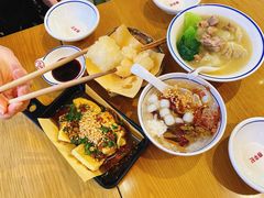 -蓉李记成都名小吃(武汉菱角湖万达店)