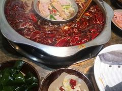 -渝嘴小老弟老火锅(华新村店)