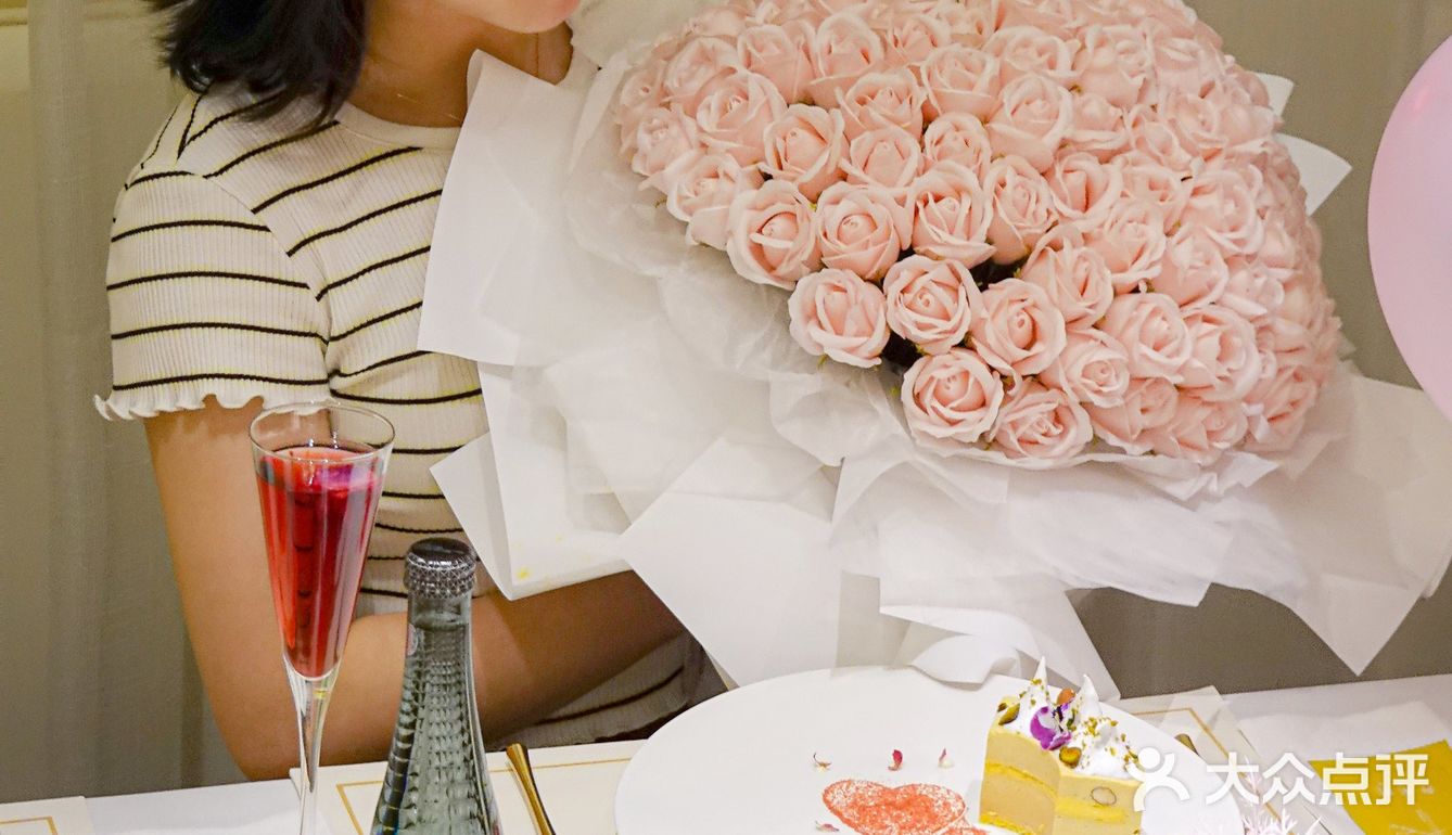 纪念日不知道去哪里，就选这家火遍全城浪漫的爱情餐厅‼️