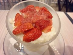 草莓提拉米苏芝士雪-满记甜品(巴黎春天宝山店)