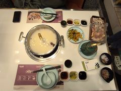 -洪氏嗨捞·猪肚鸡火锅(阳光天地店)