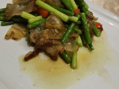 蒜苔炒腊肉-隆江大酒店(雯婕商务楼店)
