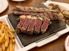 自主火山岩石烤安格斯牛嫩肩扒-Entrecôte 法国牛扒馆(保利·时光里店)