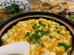 蟹粉豆腐煲-小实惠嘉(威海路店)