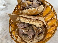 -洪峰浩老北京烧饼夹肉(角门路店)