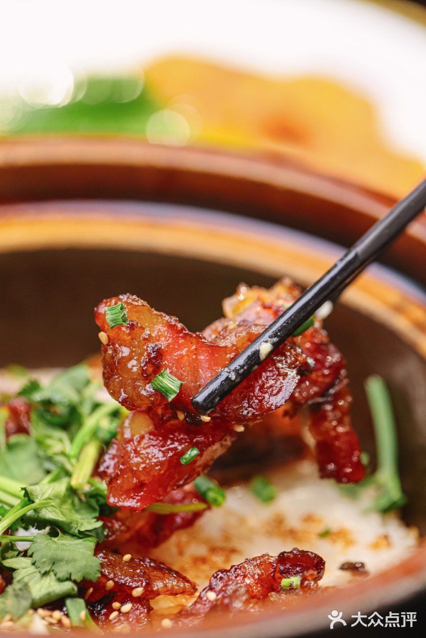 周末被顺德土著按头安利的啫啫煲！锅巴绝了！