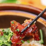 周末被顺德土著按头安利的啫啫煲！锅巴绝了！