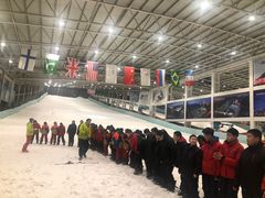 -乔波室内滑雪场