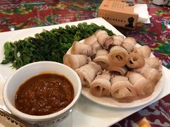 -闯关东东北农家菜(崂山石老人店)