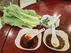 -鲁朗纳麦石锅鸡庄园