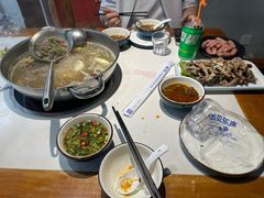 -乡土黄·鲜牛肉火锅·小龙虾(兴业街店)