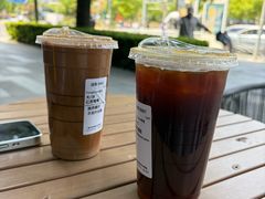 -星巴克臻选(上海虹桥新天地三店)