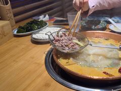 -洱火云南酸菜牛肉火锅(石景山当代商城店)