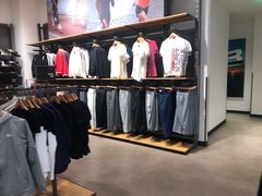 -UNDER ARMOUR(新燕莎奥莱店)
