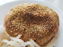 芝麻烧饼-老磁器口豆汁店(天坛店)