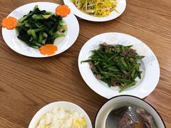 -爱的果实月嫂育婴师(世纪东方店)