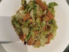 -鞍山大白鲨美食酒店