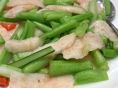 西芹炒虾滑-宁波饭店·甬味灶(马园路店)