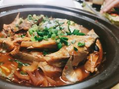 浓汤杂鱼煲-龙泉人椰子鸡.糟粕醋.海南菜(三亚旗舰店)