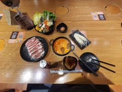 -呷哺呷哺(普陀乐购真北店)