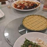 大圆桌下的友情时光