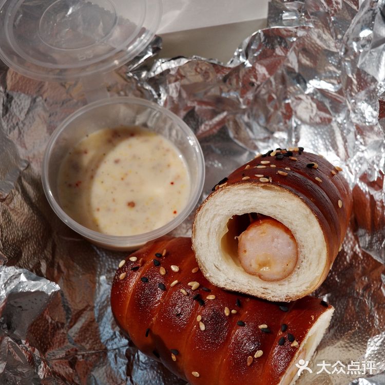 面包脑袋一头扎进了碱水大宇宙