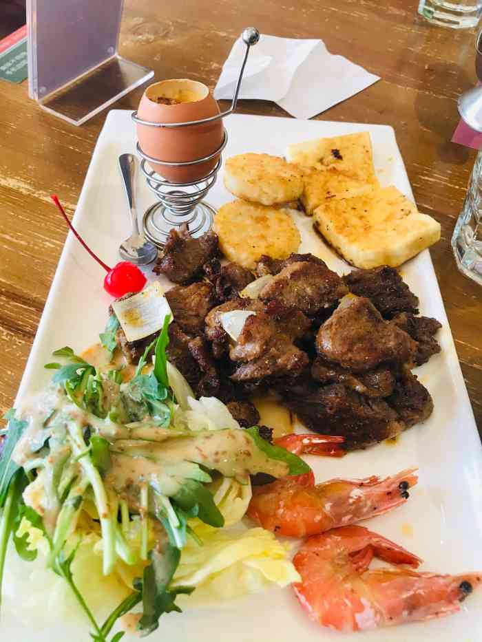 宾果餐厅-"一进门就有种森林风的感觉,木质得桌椅和木.