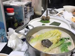 -红鼎豆捞·非遗鲍皇汤火锅(宝丰路店)