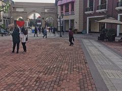 -王府井奥莱临潼小镇(临潼店)