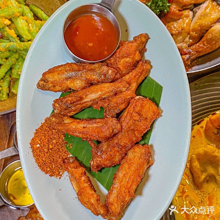 🌴氛围感绝佳的露营风东南亚餐厅,冬阴功太好恰了~