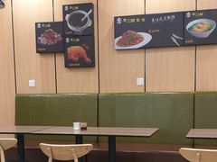 大堂-熙熙牛三哥馄饨 (滨河花园店)