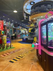 -卡通尼乐园(五彩世界店)