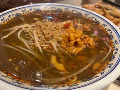 -爆炸头阿姨小四川正宗川味小吃(无任何分店)