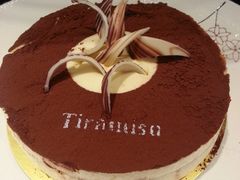 388684_2013031517351200_20130315_173513-广州花园酒店-凌璇阁360度高空海鲜自助餐CAROUSEL