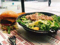 -The Habit Burger Grill 哈比特汉堡(复兴soho店)