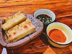 石屏烧豆腐-老滇山寨•云南特色菜•地方菜•民族风情歌舞表演(金碧店)