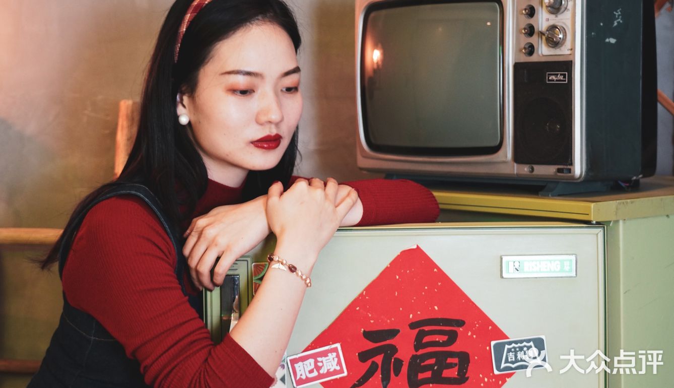 深圳拍照｜80年代旧物仓，复古画报随手拍📷