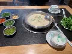 -肖仙仙羊肉汤·创于1996年(三官堂总店)