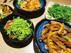 鱼皮丝拼豆苗-老班长手工灌汤包老店(东山店)