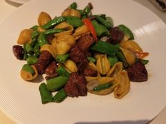 菇酱蜜豆贝壳粉炒牛柳粒-港丽餐厅(高德置地店)