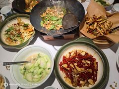 -费大厨辣椒炒肉(高铁吾悦广场店)
