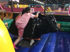 -嘿哟动霸CHUA·新潮玩运动娱乐中心·蹦床滑冰团建乐园
