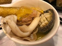 鲍鱼-鲜入围煮花胶鸡海鲜火锅