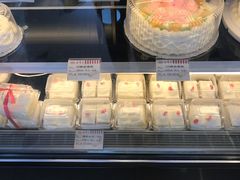 -红宝石·鲜奶小方·海派西点房(金杨店)