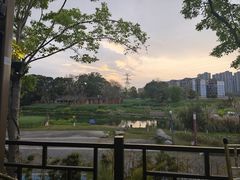 -茅草房·河畔园林火锅