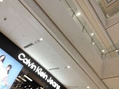 -LuOne凯德晶萃广场(徐家汇路店)