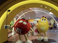 -m豆巧克力世界(上海世茂广场店)