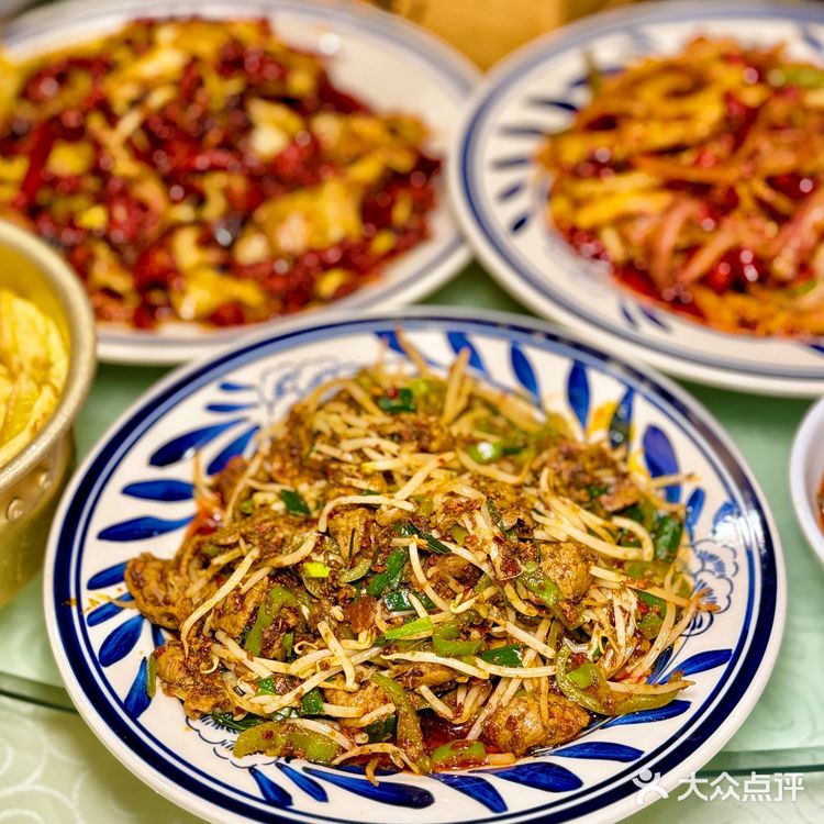 一定要带朋友来这家美食集合店，太赞了！