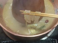 -果松木炭酸菜铜火锅·外婆参鸡汤