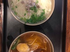 -亮亮面馆(经六路店)